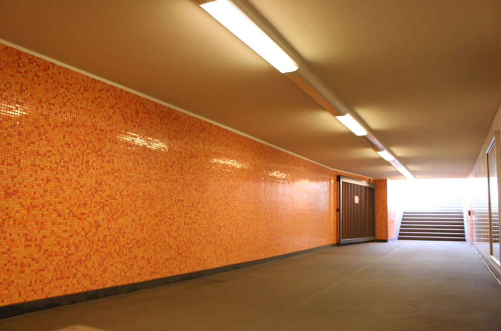 Lightronics armatuur op een metrostation