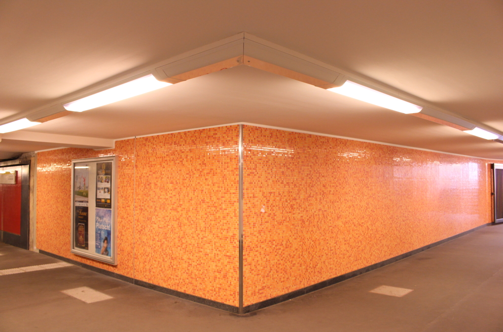 Lightronics armatuur op een metrostation