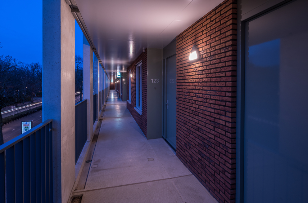 Lightronics GEO armaturen in de galerij van een zorgcomplex in Tilburg