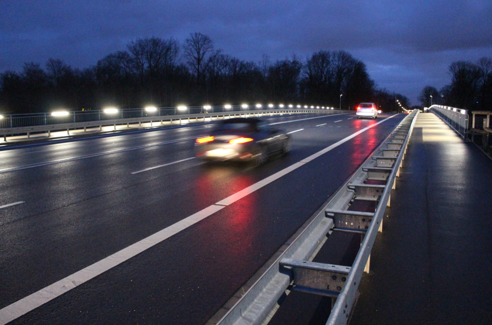 Lightronics armatuur langs een snelweg