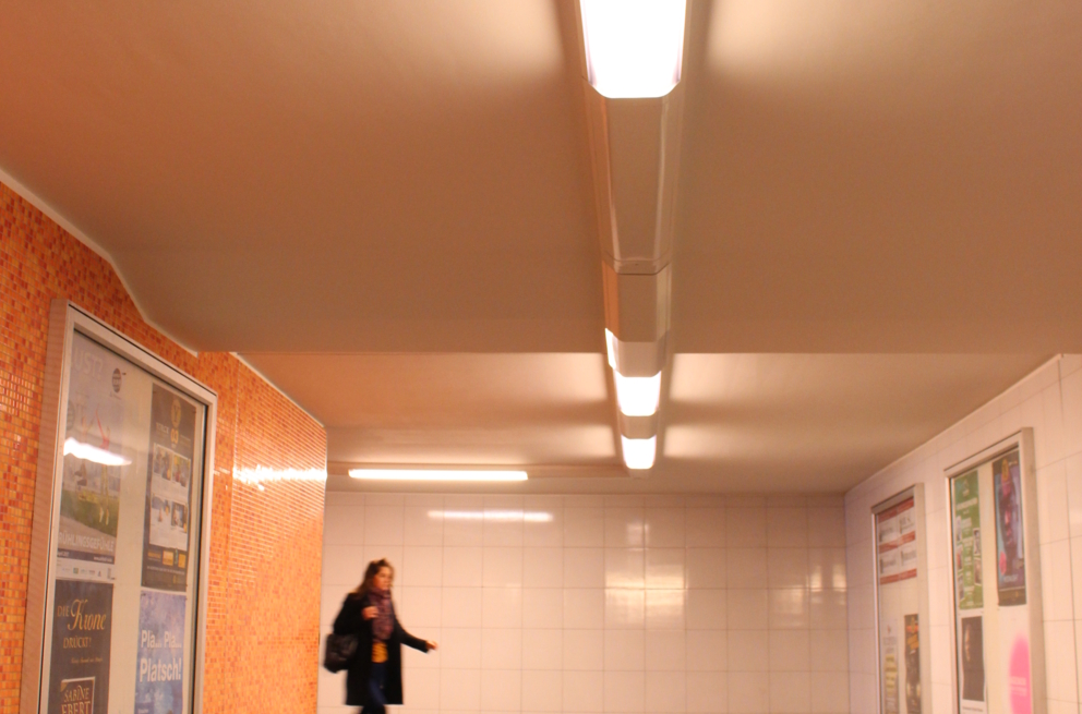 Lightronics armatuur op een metrostation