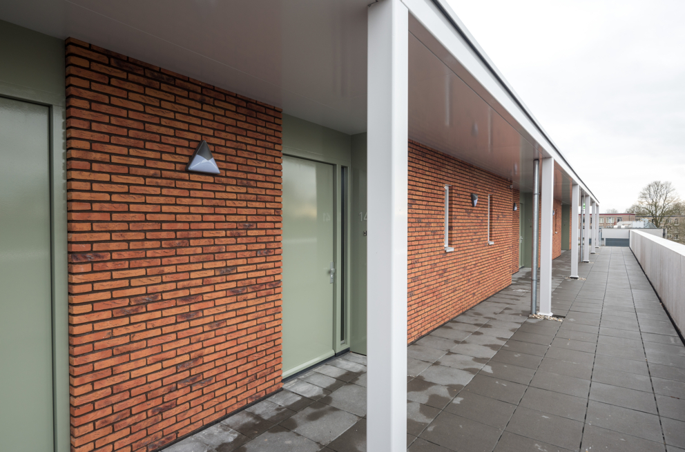Lightronics GEO armaturen bij voordeuren in een zorgcomplex in Tilburg