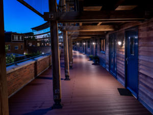 Lightronics DOTT armaturen in de galarij van appartementencomplex Hoge Rij in Deventer