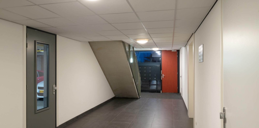 Lightronics TTN armatuur bij de entree van een appartementencomplex Lightronics TTN armatuur bij de entree van een appartementencomplex