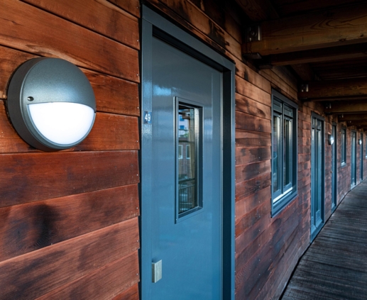 Lightronics DOTT armaturen in de galarij van appartementencomplex Hoge Rij in Deventer