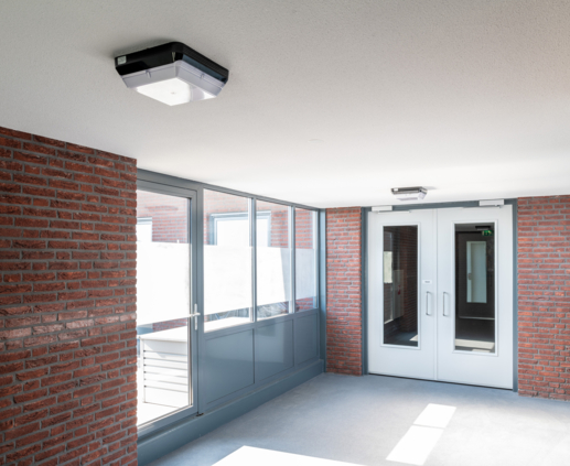 Lightronics TPB armaturen in de hal van een appartementencomplex in Bergambacht