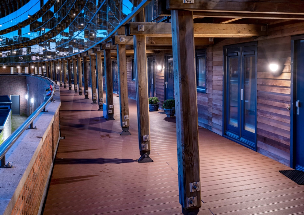 Lightronics DOTT armaturen in de galarij van appartementencomplex Hoge Rij in Deventer